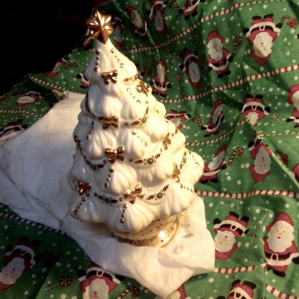 “Lennox” ivory white Christmas tree Music Box w/ gold accent - Picture 5 of 10